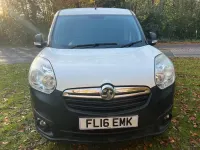 Used Vauxhall Combo 105 HP (77 kW) 2016 White MPV
