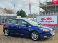 Used Ford Focus Zetec 125 HP (91 kW) 2015 Blue Hatchback