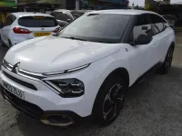 Używany Citroën C4 PureTech 155 KM (114 kW) 2022 Biały Hatchback