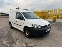 Begagnad VW Caddy 75 HK (55 kW) 2012 Vit Minibuss