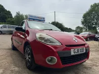 Used Renault Clio II 2011 Red Hatchback