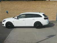 Used Vauxhall Insignia Elite 163 HP (119 kW) 2015 White Estate