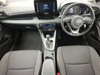Used Toyota Yaris Hybrid 116 HP (85 kW) 2023 White Hatchback