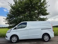 Used Ford Transit Custom Limited 130 HP (95 kW) 2021 White Van