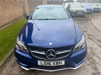 Begagnad Mercedes E220 AMG line 175 HK (128 kW) 2016 Blå Sportkupé