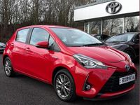 Used Toyota Yaris Hybrid 99 HP (72 kW) 2019 Red Hatchback