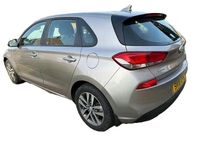 Used Hyundai i30 SE 140 HP (102 kW) 2018 White Hatchback