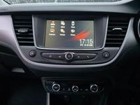 Used Vauxhall Crossland X 81 HP (59 kW) 2018 Red SUV