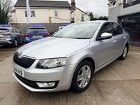 Usado Skoda Octavia SE 150 CV (110 kW) 2014 Plateado Utilitario