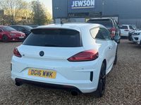 Begagnad VW Scirocco R 2016 Vit Sportkupé
