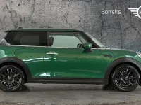 Used Mini Cooper Classic 134 HP (98 kW) 2024 Green Hatchback