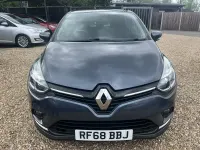 Begagnad Renault Clio V Play 2026 Grå Halvkombi