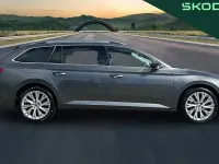 Usado Skoda Superb SE L 150 CV (110 kW) 2023 Gris Familiar