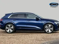 Usado Audi e-tron S-Line 230 kW (313 HP) 2023 Azul SUV