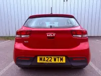 Begagnad Kia Rio 84 HK (61 kW) 2022 Röd Halvkombi