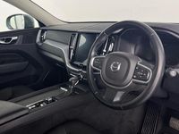 Usado Volvo XC60 Momentum 247 HP (181 kW) 2018 Cinzento SUV