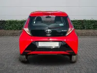 Used Toyota Aygo x-press 69 HP (50 kW) 2015 Red Hatchback