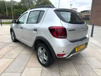 Używany Dacia Sandero Lauréate 90 KM (66 kW) 2018 Srebrny Hatchback