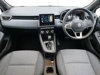 New Renault Clio V Techno 143 HP (105 kW) 2025 Solid  glacier white Hatchback