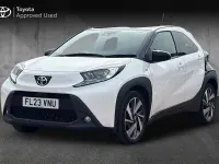 Used Toyota Aygo X 72 HP (52 kW) 2023 Pure white with black SUV