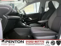 Used Toyota Yaris Design 91 HP (66 kW) 2023 White Hatchback
