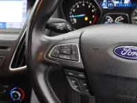 Used Ford Focus Zetec 125 HP (91 kW) 2017 Blue Hatchback