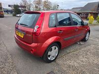 Used Ford Fiesta Zetec 80 HP (58 kW) 2006 Red Hatchback