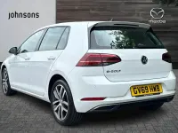 Begagnad VW e-Golf 97 kW (132 HK) 2019 Vit Halvkombi
