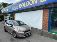 Used Peugeot 208 Allure 2014 Pink Hatchback