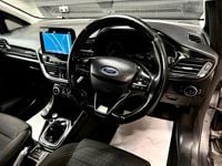 Used Ford Fiesta Zetec 70 HP (51 kW) 2019 Grey Hatchback