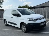 Used Citroën Berlingo Start 75 HP (55 kW) 2021 White MPV
