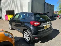 Usado Renault Captur Dynamique 90 HP (66 kW) 2015 Preto SUV