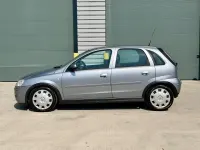 Second-hand Vauxhall Corsa Design Edition 2004 Argintiu Hatchback