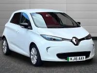 Used Renault Zoe Dynamique 64 kW (88 HP) 2016 White Hatchback