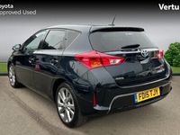 used Toyota Auris Hybrid 