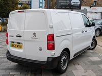 Used Peugeot e-Expert 100 kW (136 HP) 2021 White Van