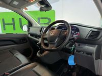 Used Vauxhall Vivaro Sportive 100 HP (73 kW) 2021 White MPV