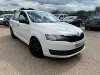Used Skoda Rapid 2013 White Hatchback