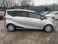 Usado Toyota Sienta 116 CV (85 kW) 2026 Plateado Monovolumen