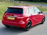 Used Mercedes B200 2013 Red Hatchback