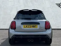 Begagnad Mini John Cooper Works Hatch 2023 Silver Halvkombi