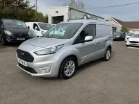 Begagnad Ford Transit Connect Limited 120 HK (88 kW) 2022 Silver Minibuss