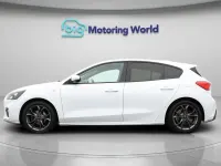 Used Ford Focus ST-Line 125 HP (91 kW) 2019 White Hatchback