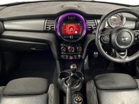 Used Mini Cooper Hatch 134 HP (98 kW) 2019 White Hatchback