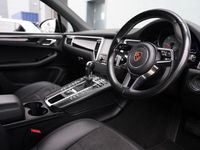 Used Porsche Macan 258 HP (189 kW) 2018 Black SUV