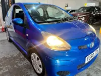 Used Toyota Aygo 67 HP (49 kW) 2010 Blue Hatchback