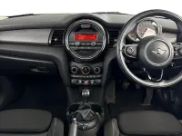 Usado Mini Cooper Hatch 134 HP (98 kW) 2017 Prateado Citadino