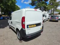 Used Vauxhall Combo S 95 HP (69 kW) 2018 White MPV