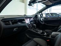 Used Porsche Macan 261 HP (191 kW) 2025 Grey SUV