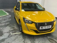 Second-hand Peugeot 208 Allure+ 100 CP (73 kW) 2024 Galben Hatchback